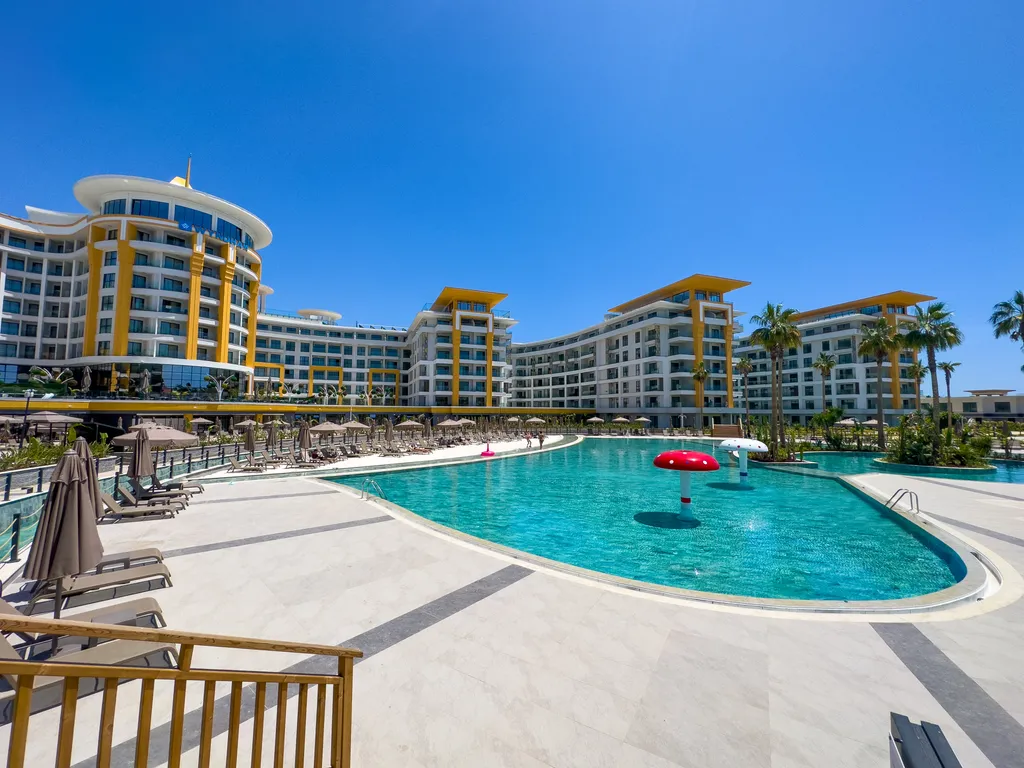 Стильный апартамент в отельном комплексе Azura World В