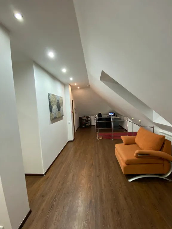 6-комнатный Дом