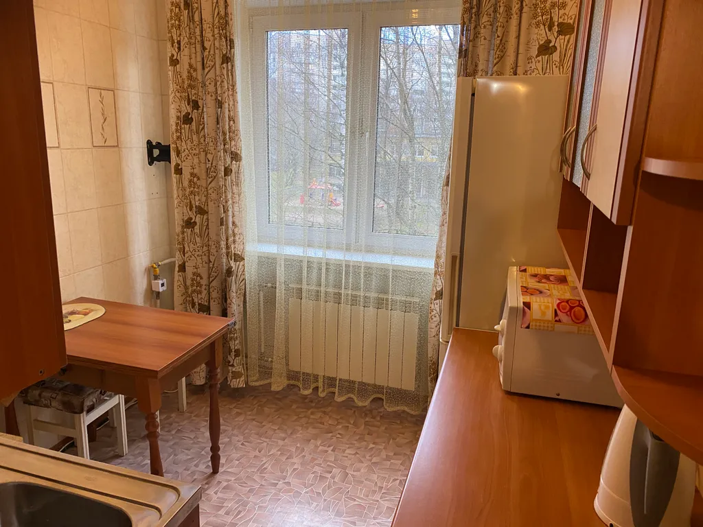 1 комнатная Квартира рядом с НИИ, Вредена