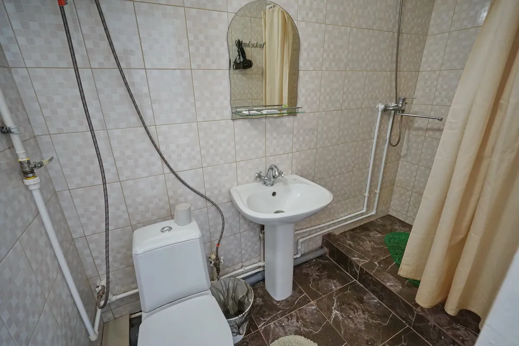 Трёх местный номер+доп.место,шумоизоляция,рынок,магазины,кафе.