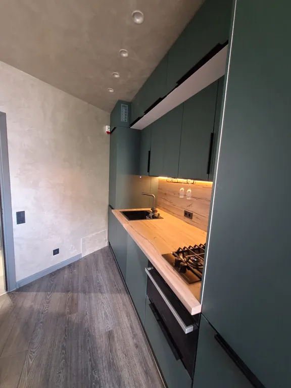 Уютная студия с дизайнерским ремонтом комфорт - класса