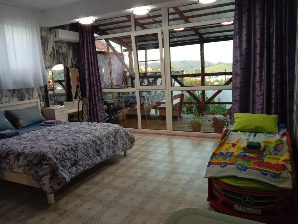 Этаж с видом на море, лес и горы