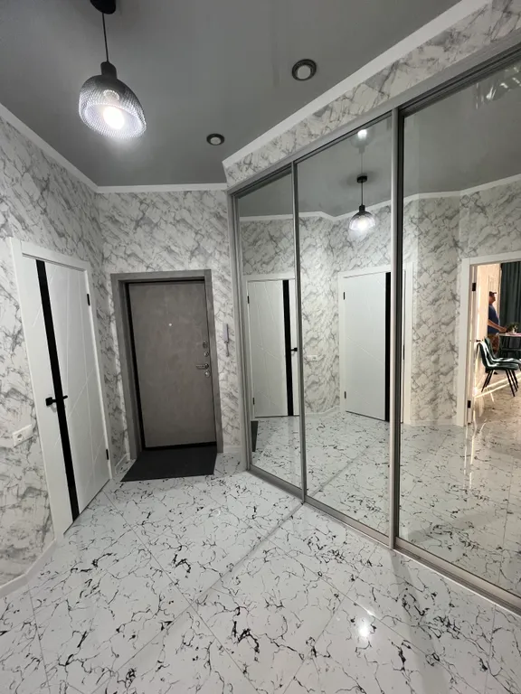 Квартира Квартира Уютная, новая в самом лучшем районе города, 5 мин до моря — Геленджик