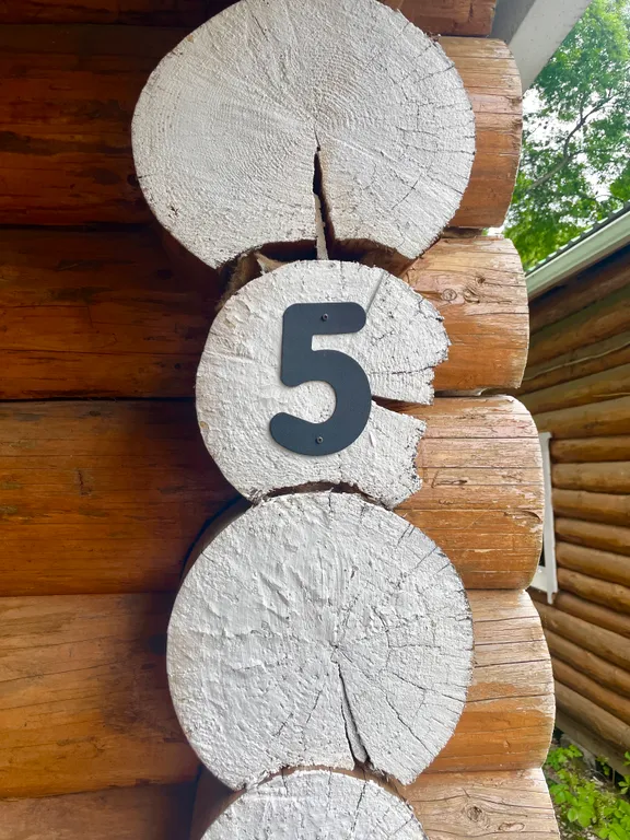 Чудесный домик на 2 спальни в 7 минутах от моря с парковкой (№5)