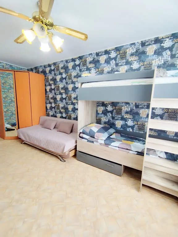 Просторная квартира в центре города — аренда посуточно в Южно-Сахалинск