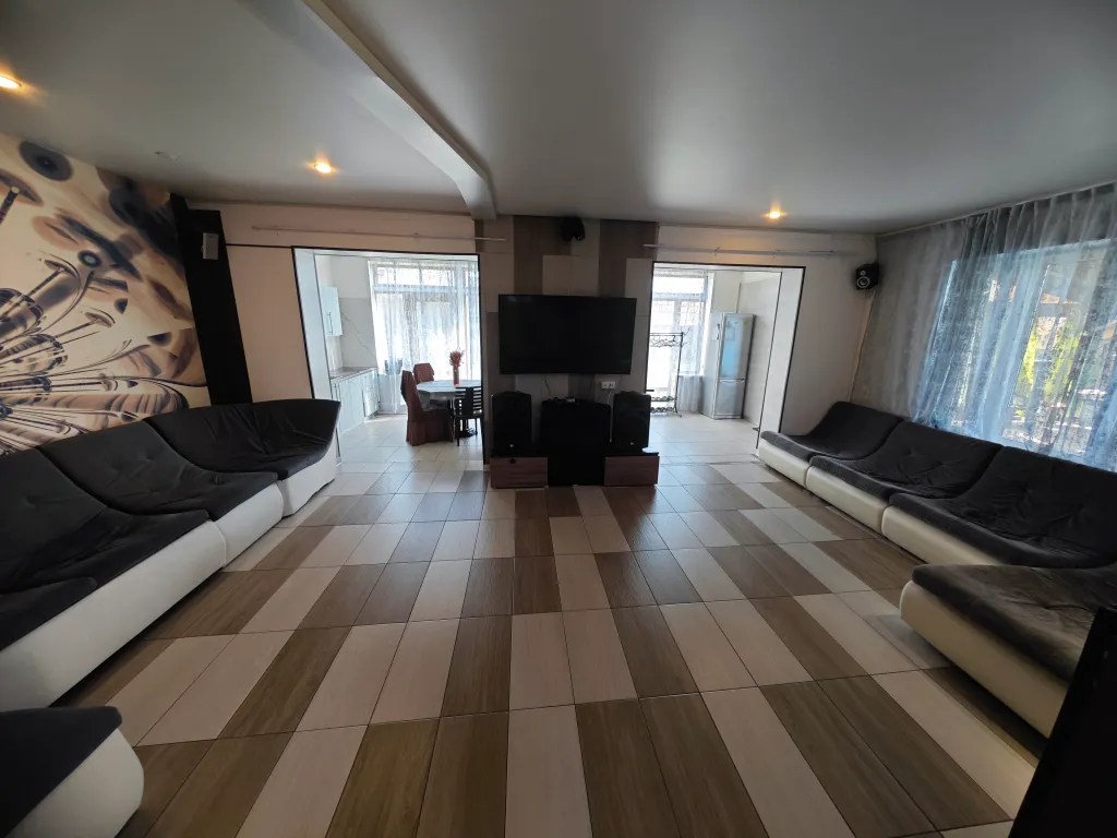 Коттедж с теплым бассейном