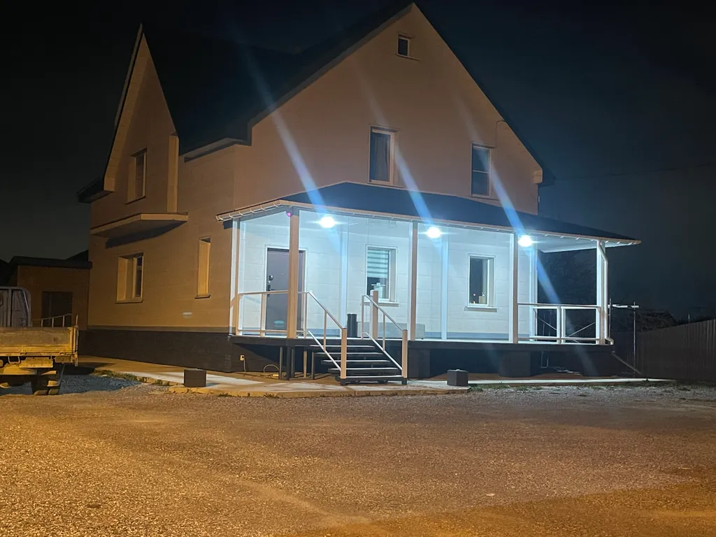 Уютный двухэтажный дом в черте города для отдыха и работы