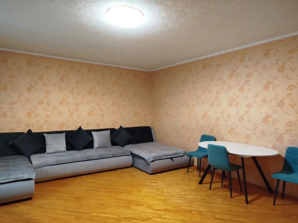 Вместительная квартира на театральной площади