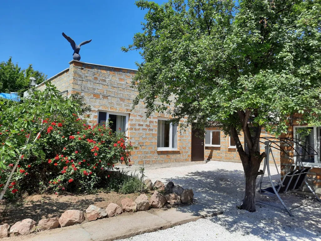 Коттедж Дом с Орлами — Севастополь