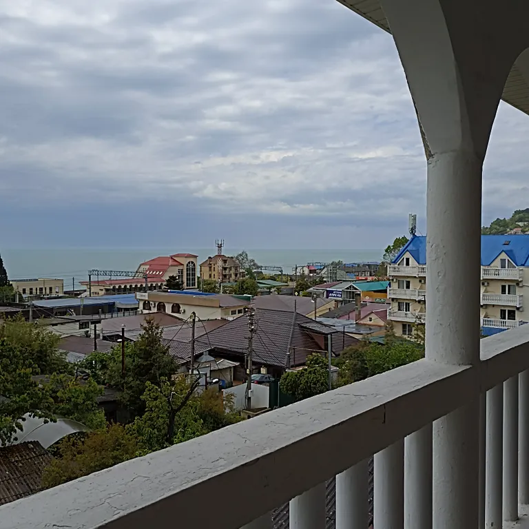 Трёхместный номер эконом с видом на море