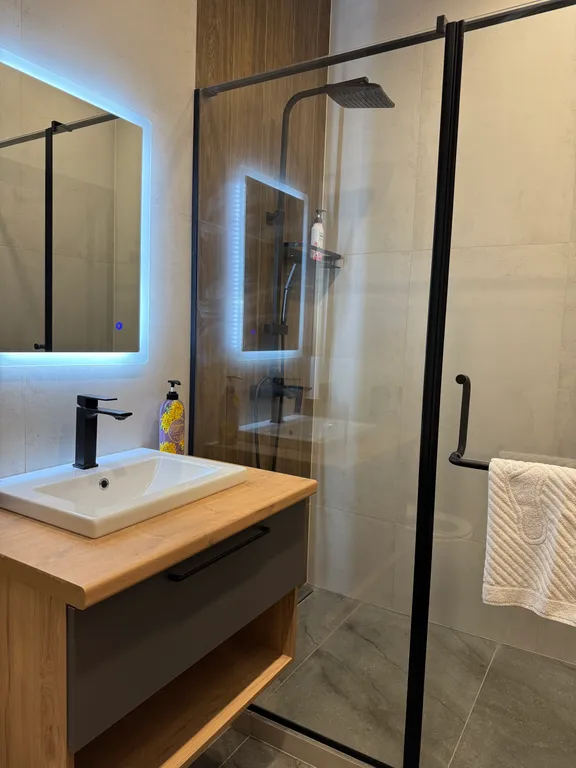 Уютная студия прямо напротив Mega Alma-Ata