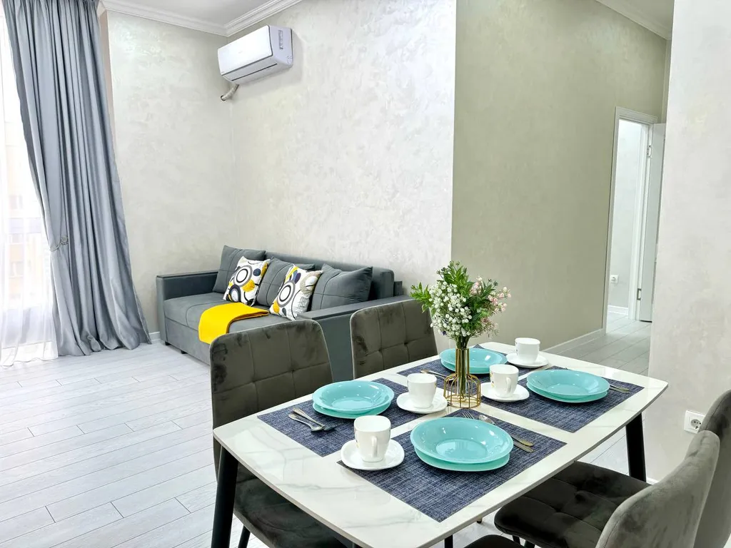 Красивые апартаменты с видом на горы