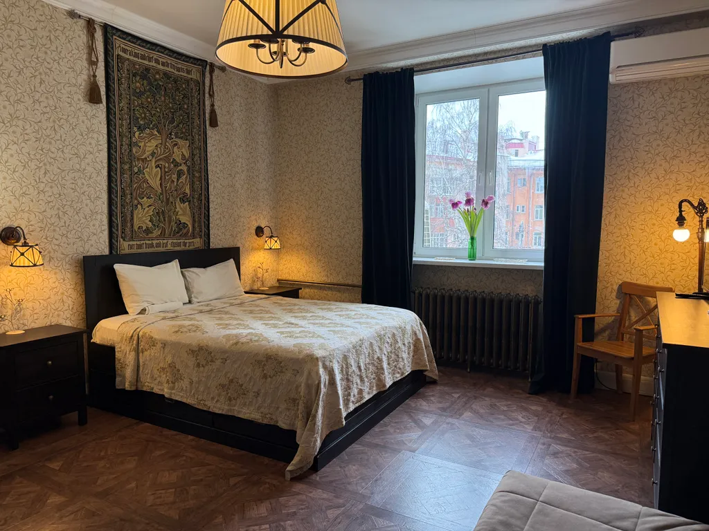 Трехкомнатная квартира Английский шик у Кремля