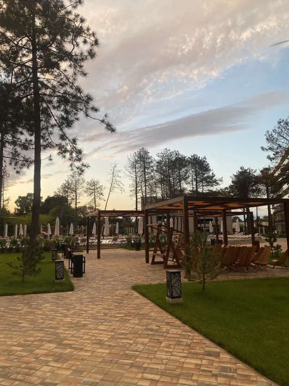 Апартаменты с бассейном на берегу моря