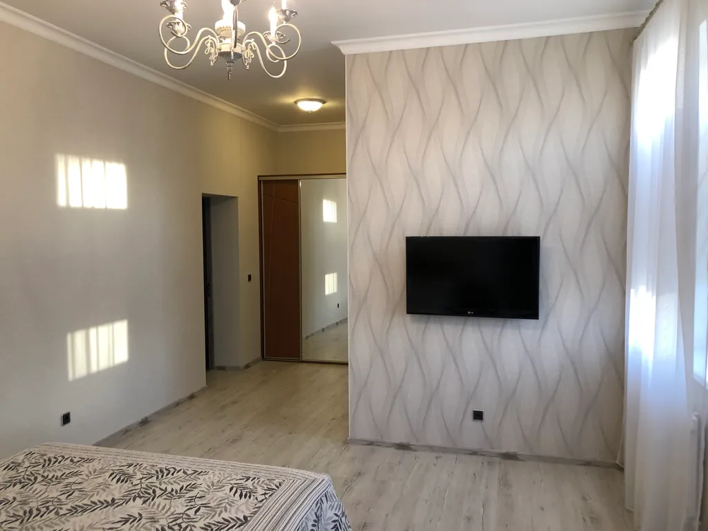 Благоустроенная двухкомнатная квартира у моря, два санузла