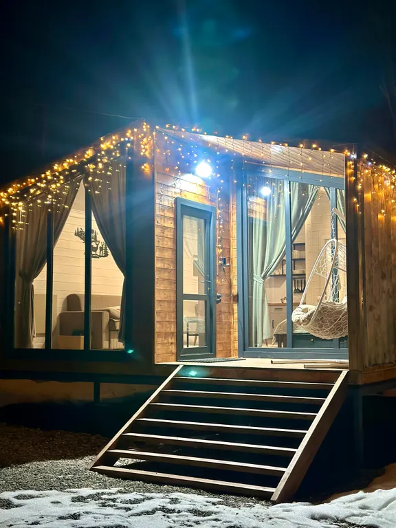 Коттедж Коттедж Уютный барнхаус с большими панорамными окнами — Архыз