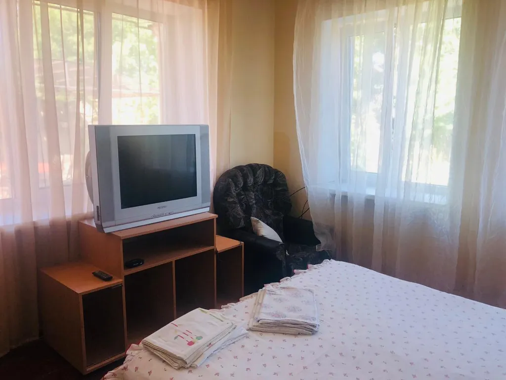 Дом для отдыха с большой беседкой