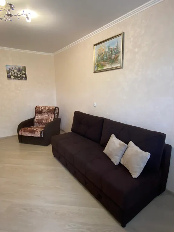 Квартира Уютная светлая двухкомнатная квартира — Омск