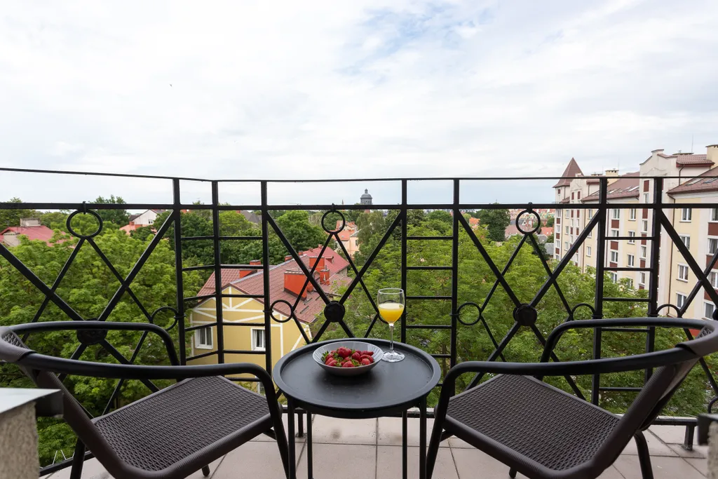 Квартира 3-комнатные апартаменты в центре — Зеленоградск