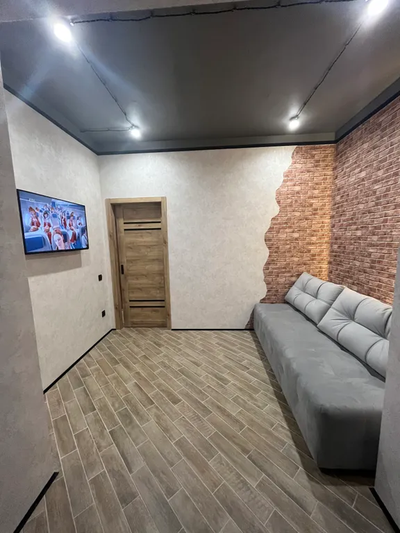 Новая 2-х комнатная квартира с дизайнерским ремонтом в стиле лофт