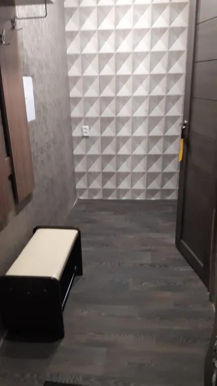 Двухкомнатная квартира с современным ремонтом в центре Норильска