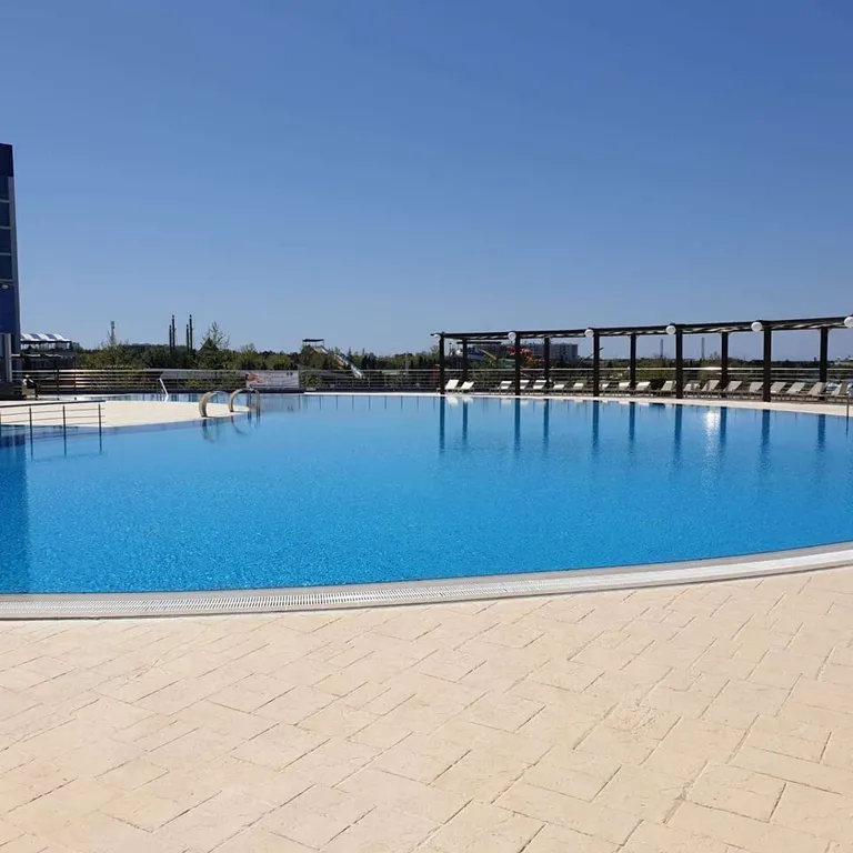 Квартира Квартира Апартaмeнты Aкваделюкс с душeвным видoм нa мope — Севастополь