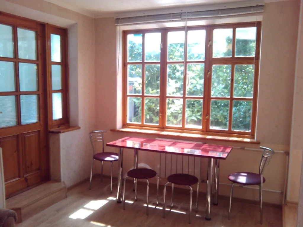 Однокомнатная квартира с двориком около дома Чехова