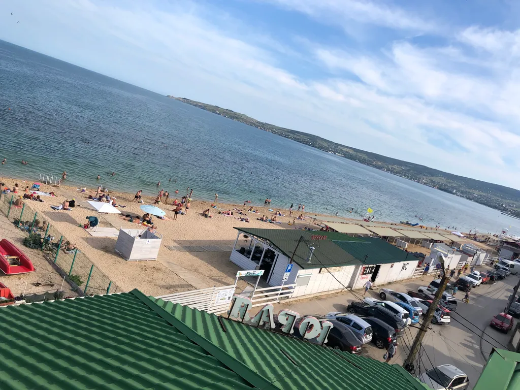 Коттедж Дом на берегу Черного моря с видом на море — аренда посуточно в Феодосия