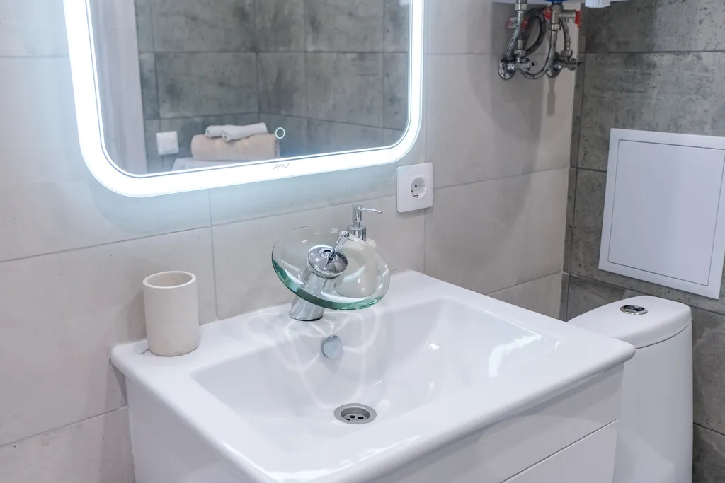 Рядом ТЦ Острова и набережная реки Амур