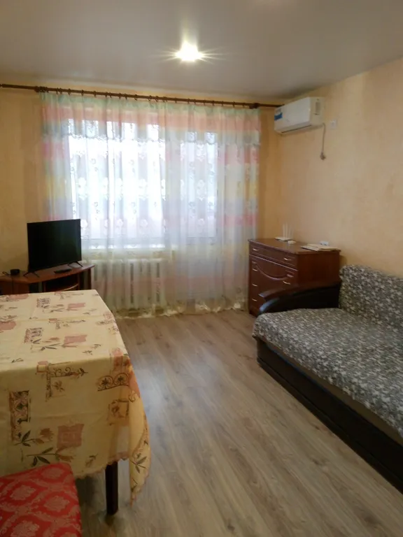 2-комнатная квартира 50 метров до моря