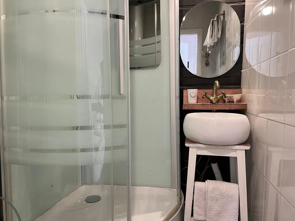 Дом Прованс на берегу озера