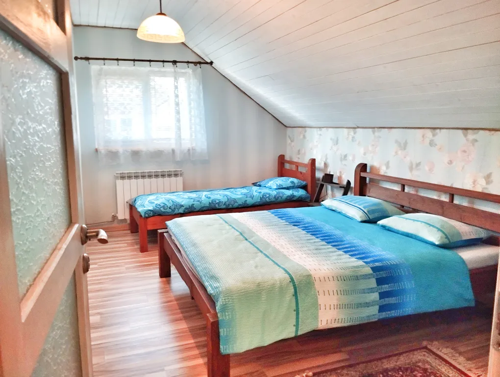 Коттедж под Минском с баней, озером, беседкой