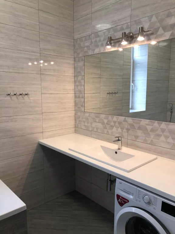 Благоустроенная двухкомнатная квартира у моря, два санузла