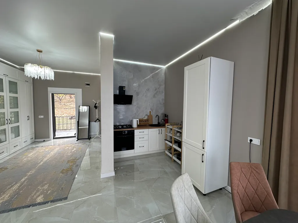 Второй этаж панорамного дома среди вершин