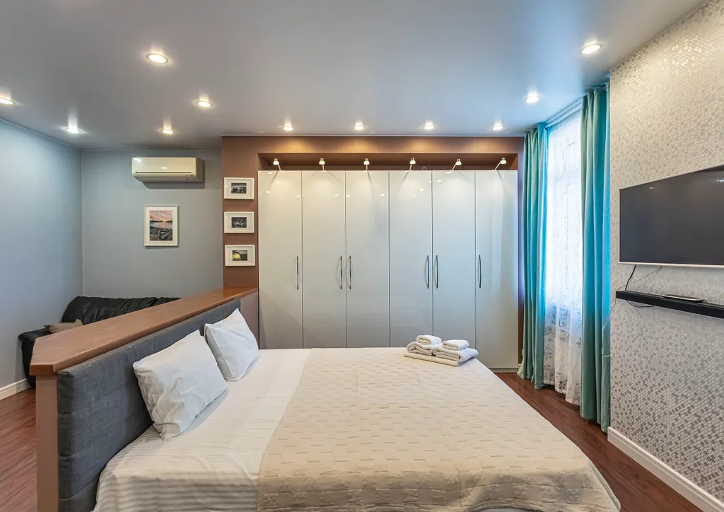 Большая квартира с видом на море