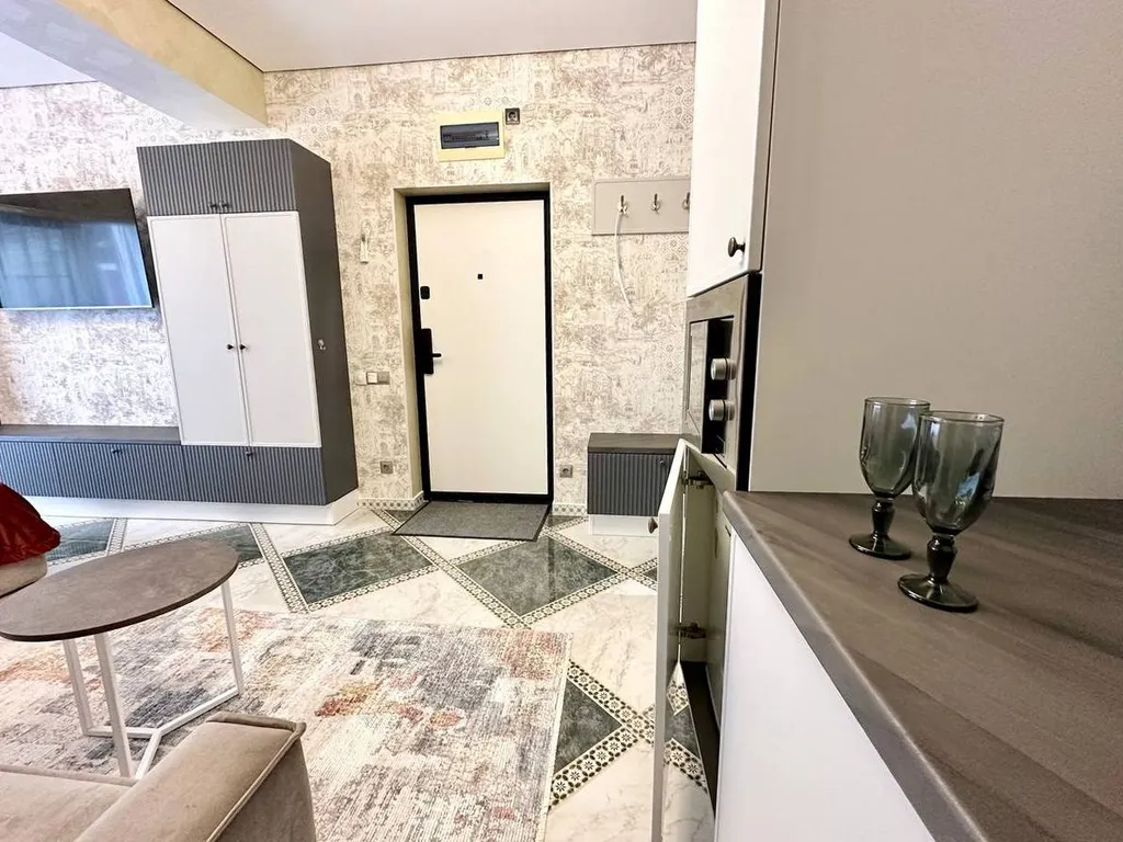 Дизайнерская студия в двух шагах от моря с бассейном