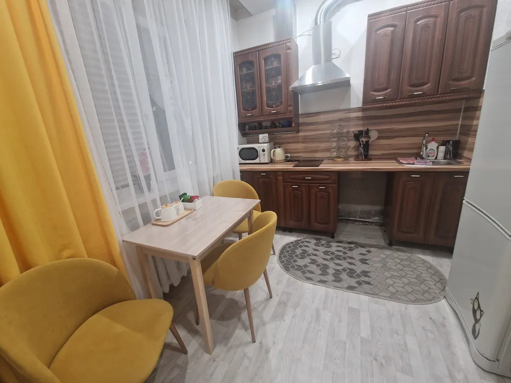 Хибины зовут! Уютное гнездышко для горнолыжников у подножия горы.