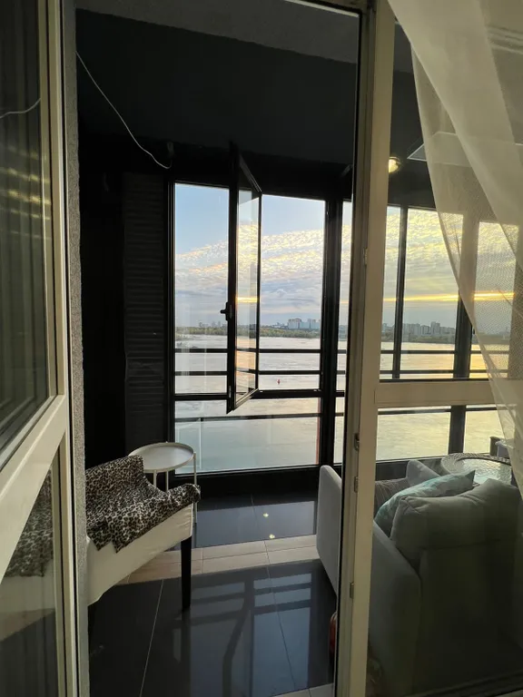 Дизайнерские апартаменты с видом на Обь и Сибирь арену