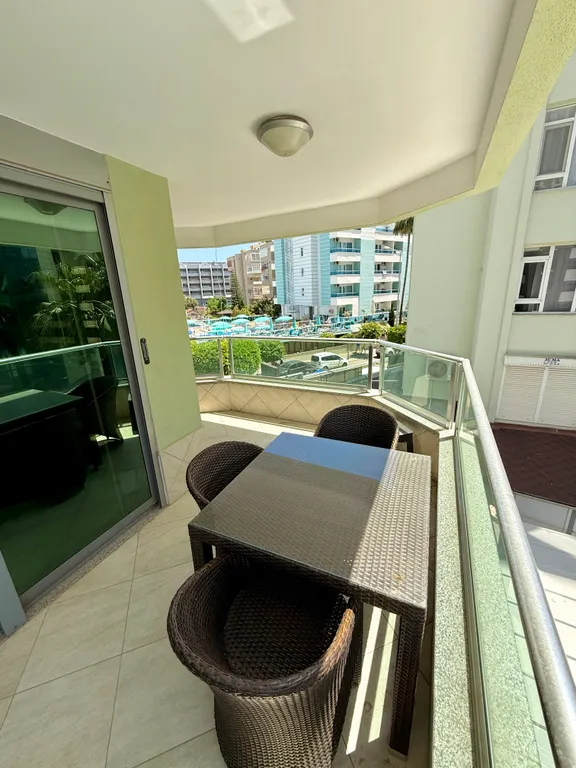 Sea View 2BD Flat 50m to the Beach