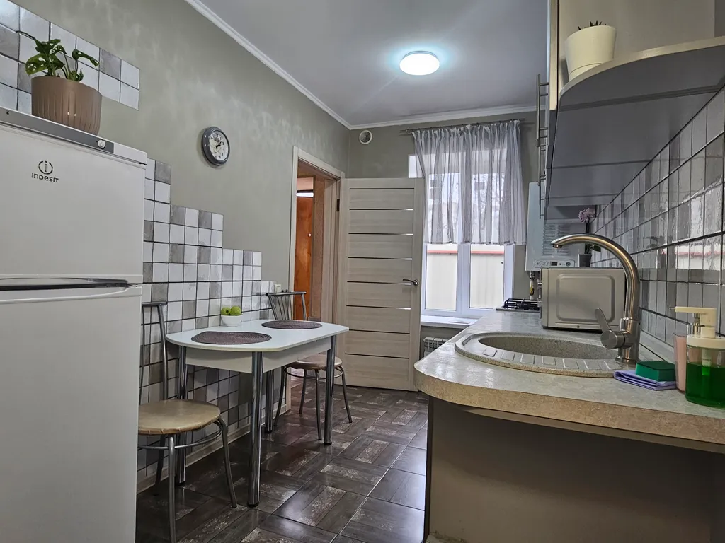 Уютный дом с современным интерьером в Таганроге со своим двором!