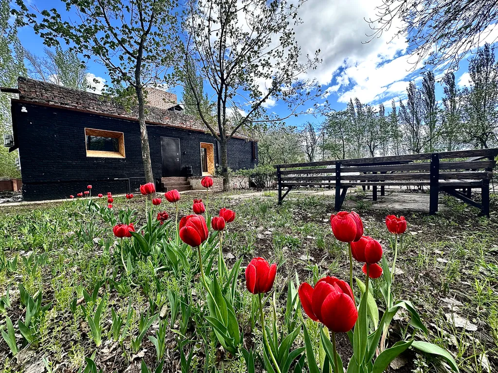 Таунхаус в стиле лофт. Проектор. 
3 минуты до Волги. Песчаный пляж.