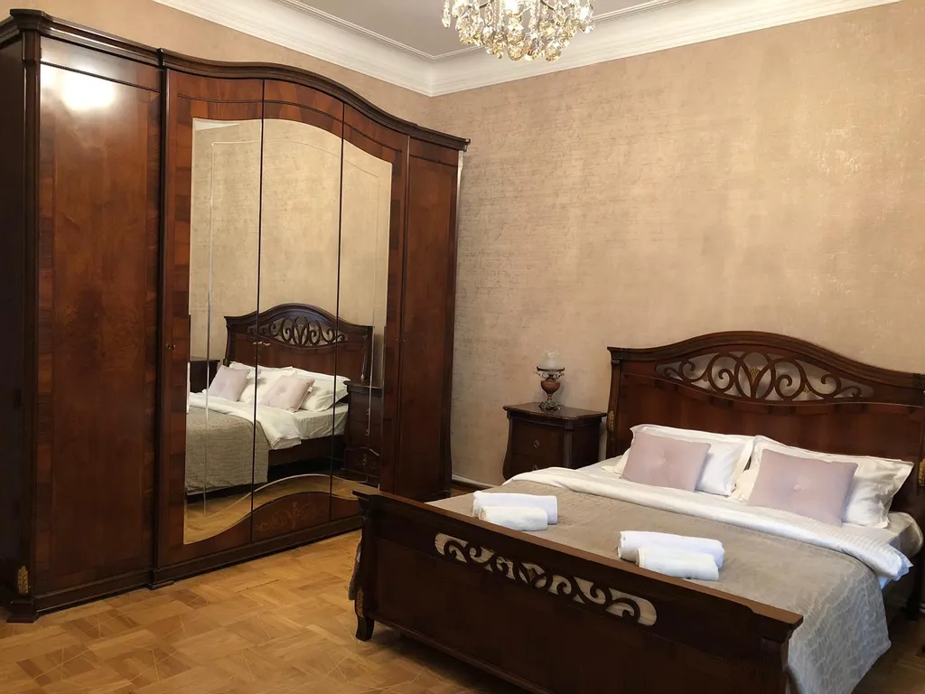 Роскошная квартира в центре у бульвара напротив InterContinental Hotel