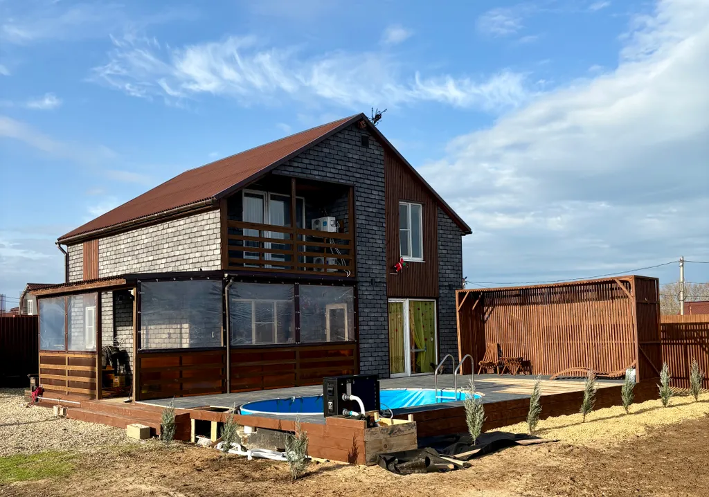 Коттедж Коттедж для семьи на море — Кучугуры