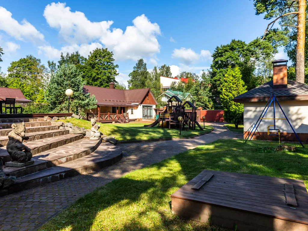 Коттедж Дом в черте города для семейного отдыха — Санкт-Петербург