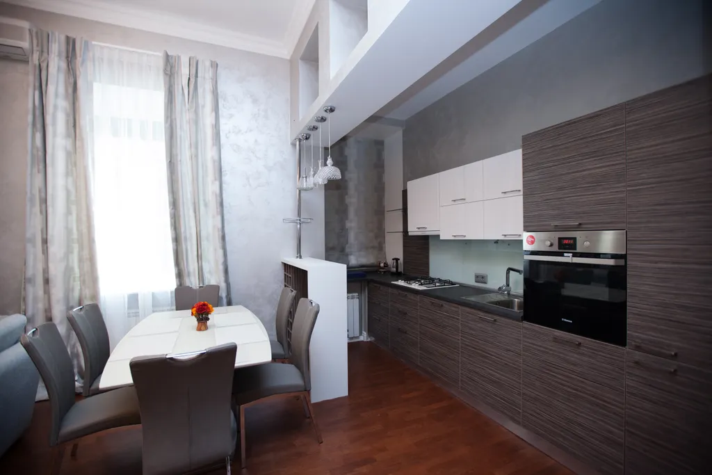 Двухуровневые апартаменты люкс в центре