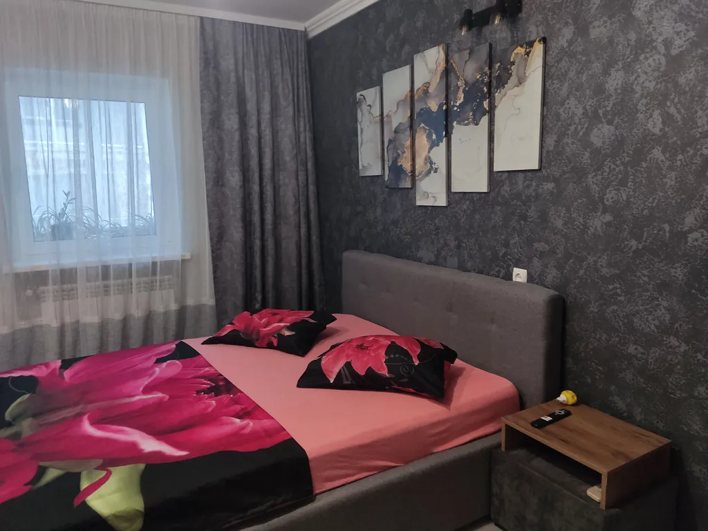 Коттедж с гаражом и двориком