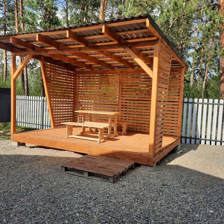 Гостевой дом в сосновом лесу в 15 минутах от курорта Манжерок