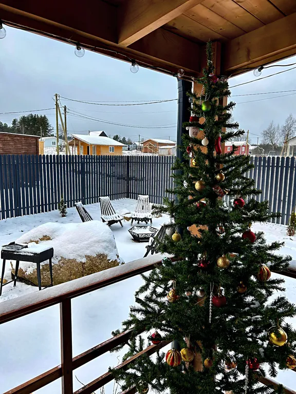 Уютный домик Karhumökki в окружении соснового леса и озер, у Игоры