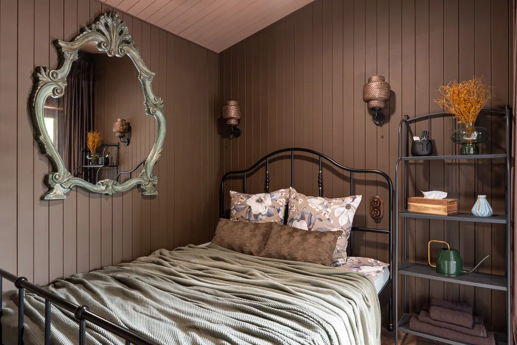 Сказочный уютный домик у моря