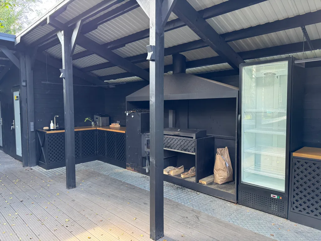 Коттедж Дом с верандой в лесу (3 спальни) — Дубна